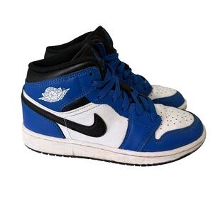 Nike Air Jordan 1 Mid Sneakers Kids Grade School Fame Royal White 4Y